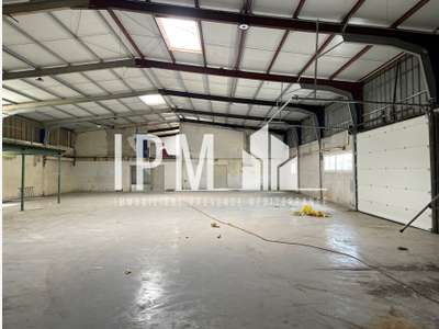 A louer local d'activités 1460 m² à Aubagne Paluds
