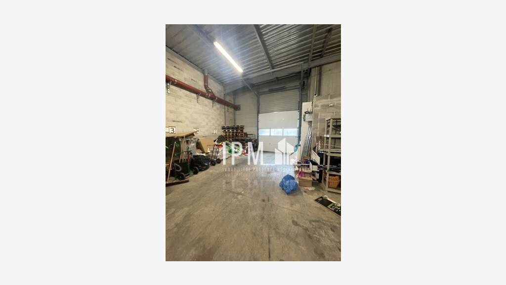 Loue local d'activités 333m² Marseille St Louis 15