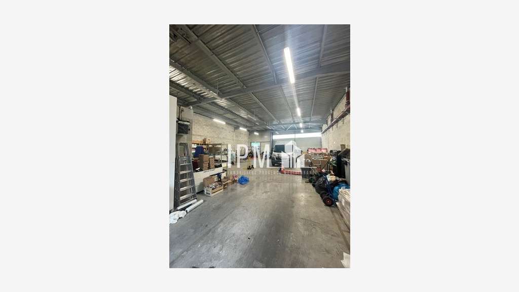 Loue local d'activités 333m² Marseille St Louis 15