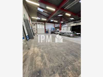 Location local d'activités 696m² Marseille 13011