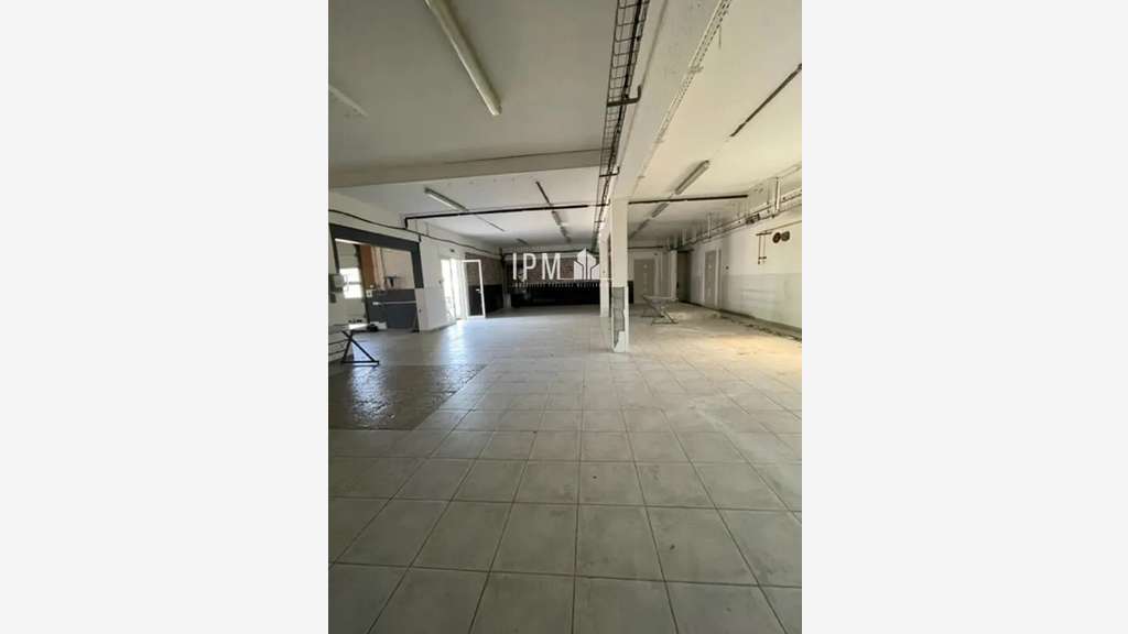 Local d'activités 239m² à louer Allauch 13190