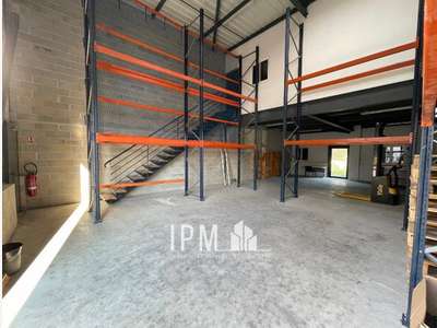 A louer local d'activités de 180m²  Aubagne 13400