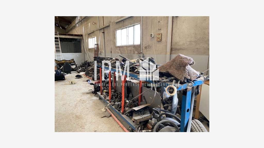 A louer local d'activité 500m² sur 2300m² Aubagne
