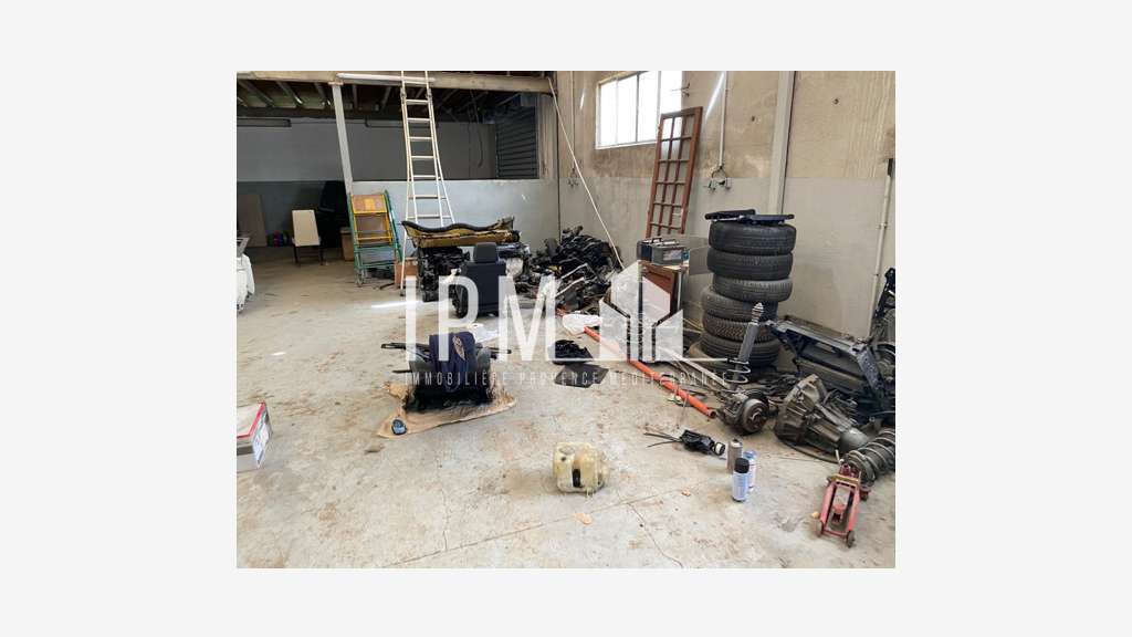 A louer local d'activité 500m² sur 2300m² Aubagne