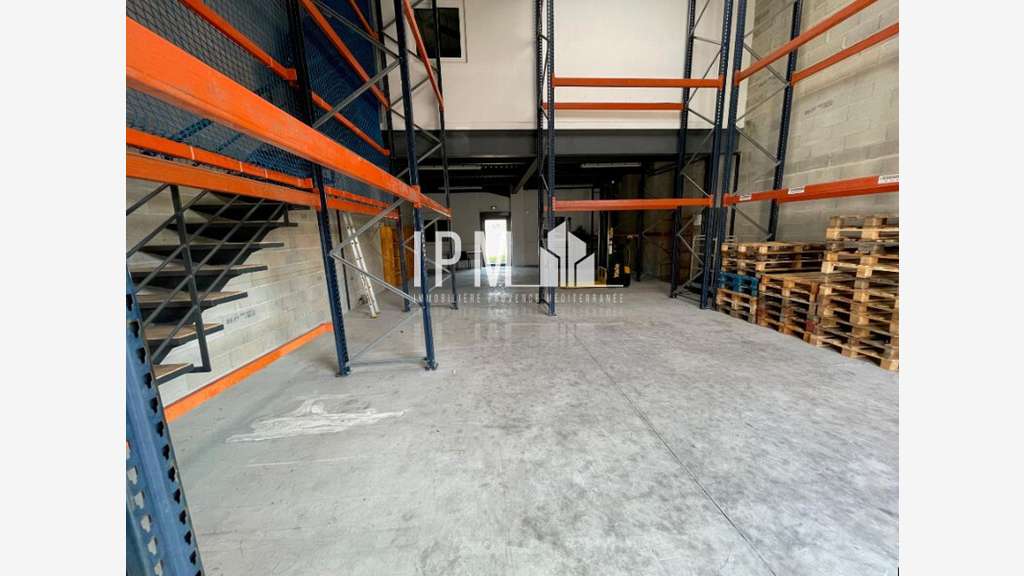 A louer local d'activité 180m² Aubagne ZI Napollon