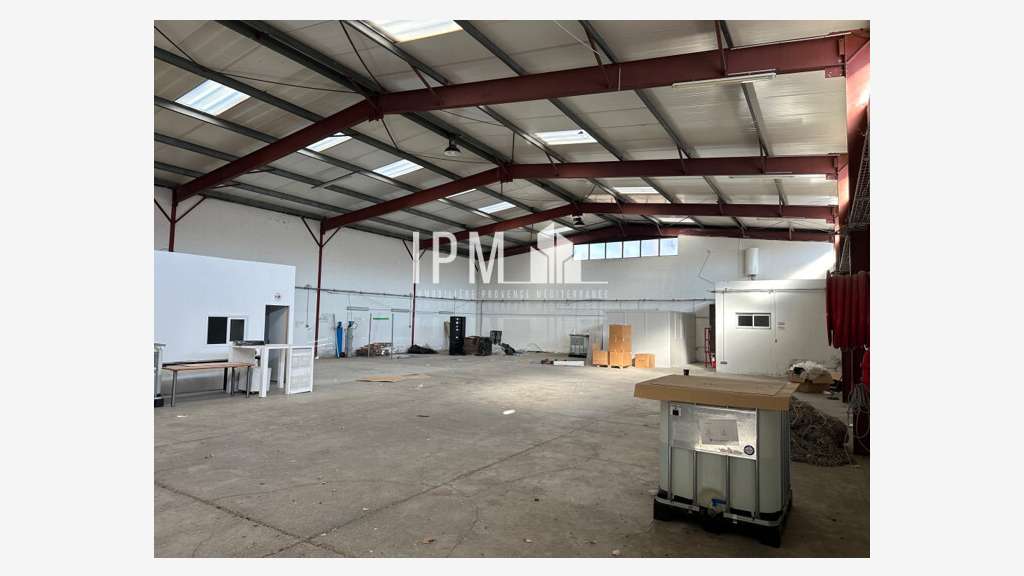 A louer local d'activités 586m² à Aubagne