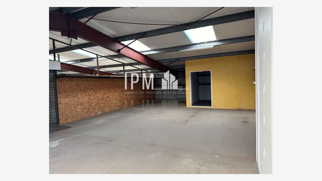 A louer local 765m² à Aubagne ZA Saint Mitre