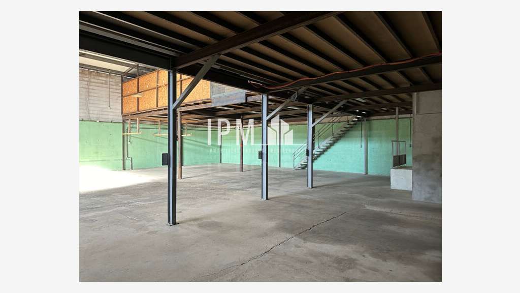 A louer local 765m² à Aubagne ZA Saint Mitre