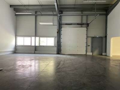 Local d'activités/bureaux 259m² à louer à Pertuis