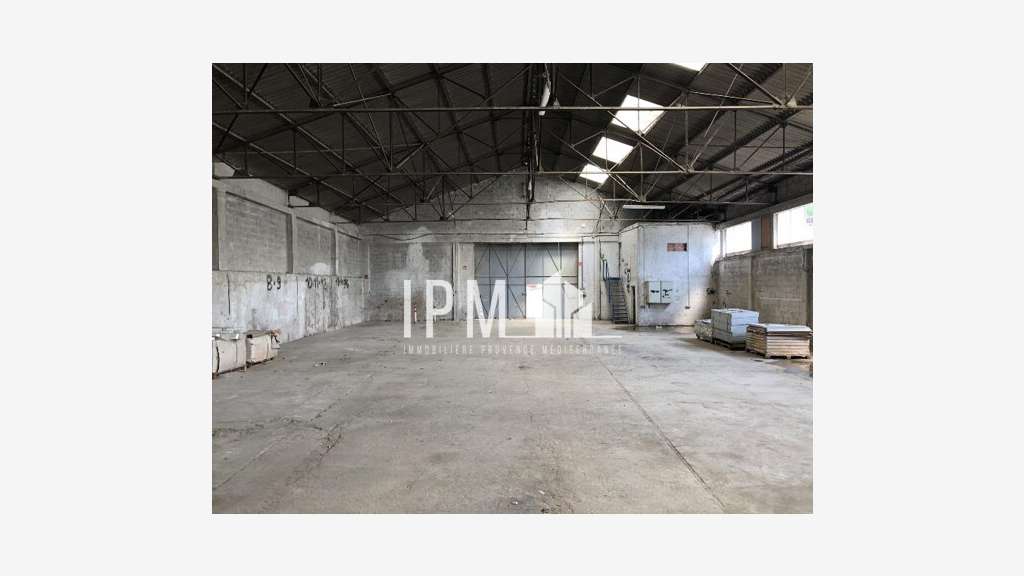 Loue local d'activités de 1200m² à Gémenos 13042