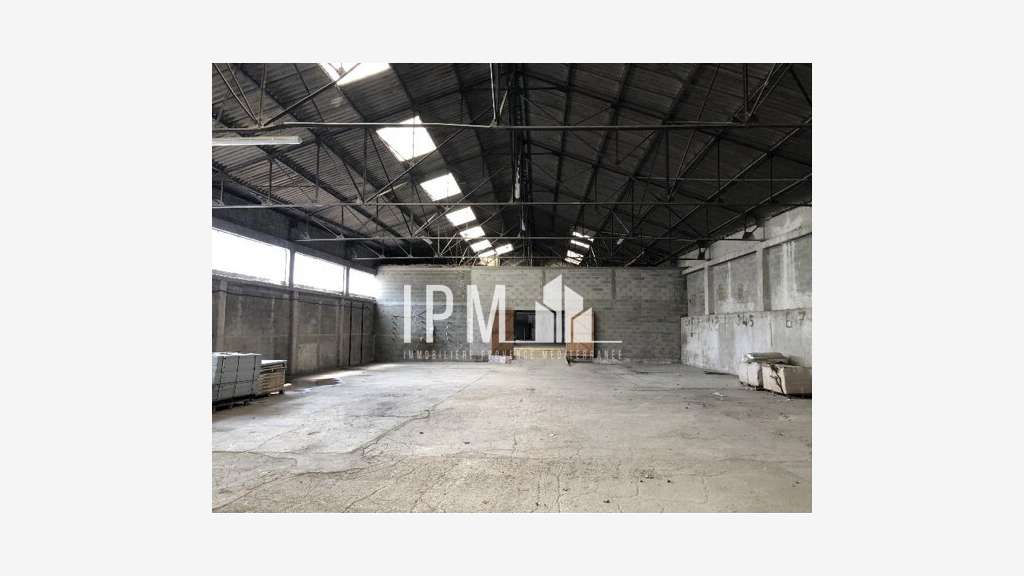 Loue local d'activités de 1200m² à Gémenos 13042