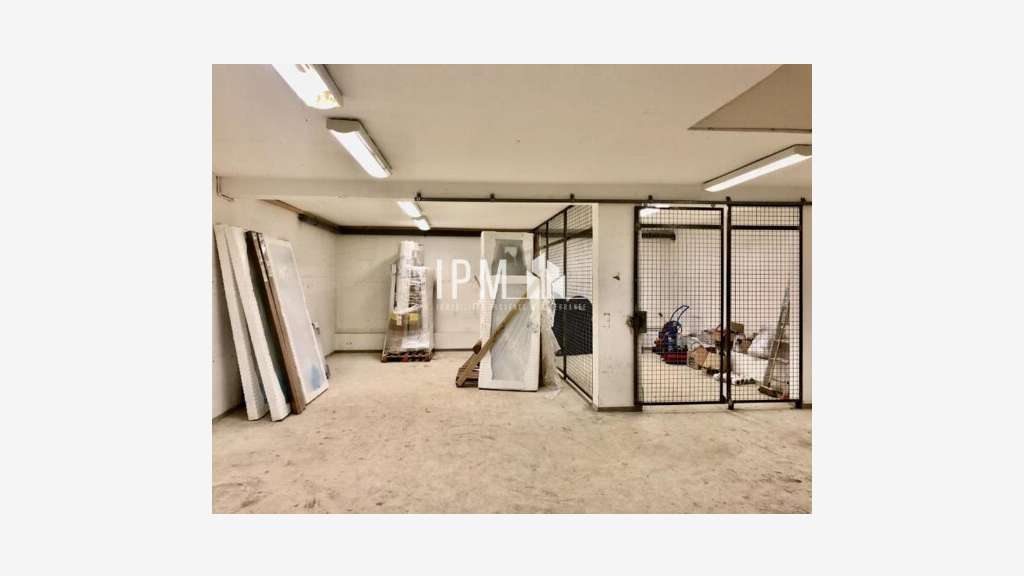 A louer local d'activités de 170m² à Venelles