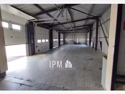 A louer local d'activités de 3108m² à Courthézon