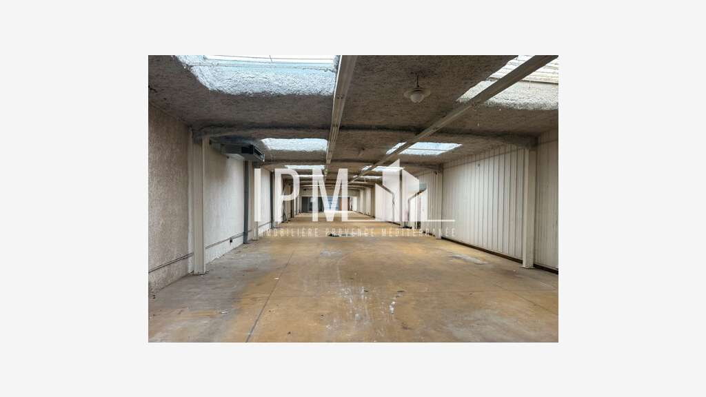 A louer local d'activités de 460m² à Fos-Sur-Mer