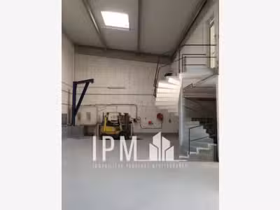 A louer local d'activité 420m² aux Pennes-Mirabeau
