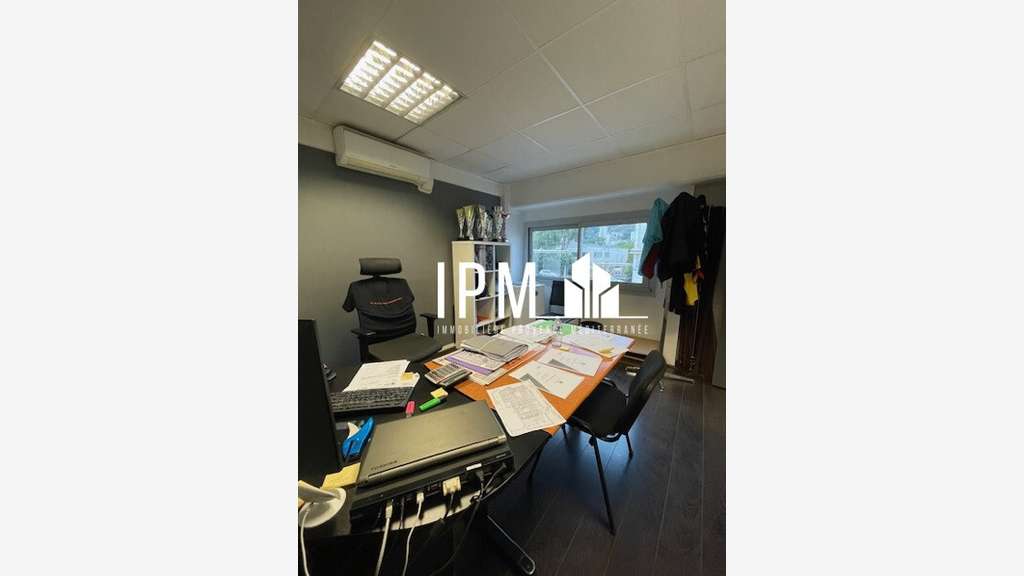 A louer local d'activité 395m² à Marseille 13011
