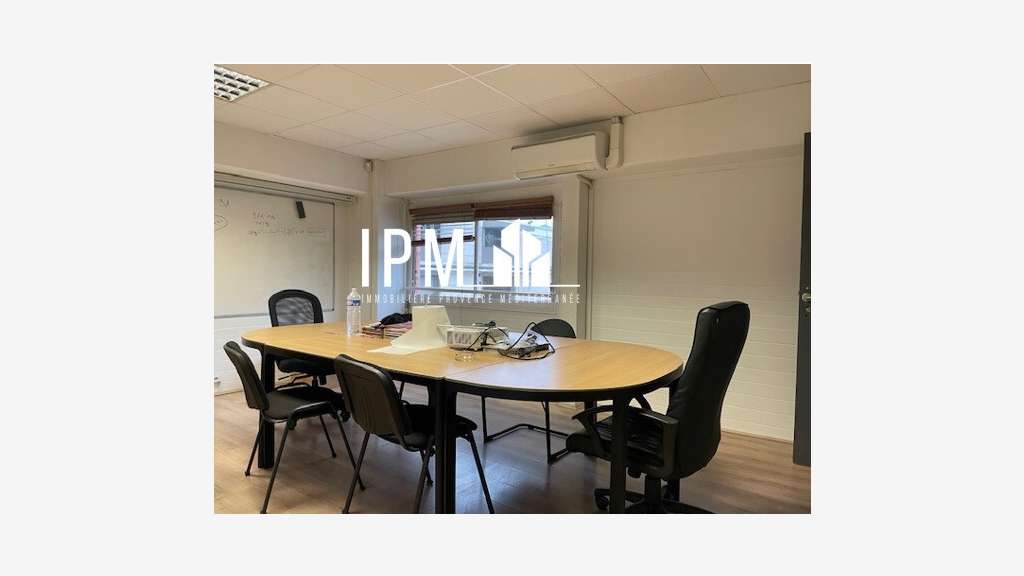A louer local d'activité 395m² à Marseille 13011