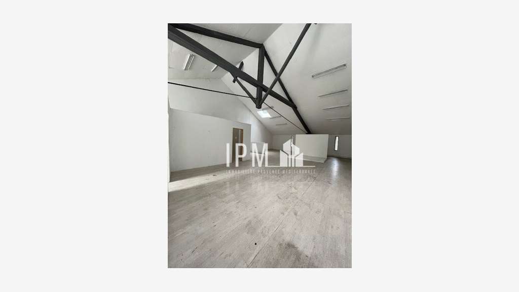 Local d'activités à louer 359 m2 13004 MARSEILLE