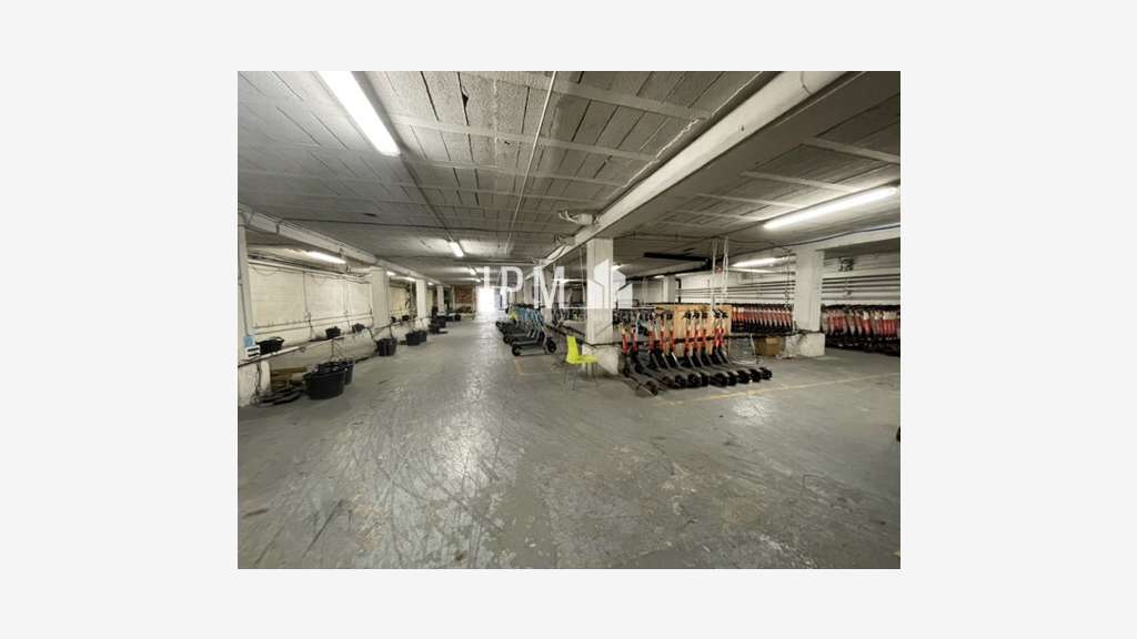 Local d'activités 585m² à louer 13009 Marseille