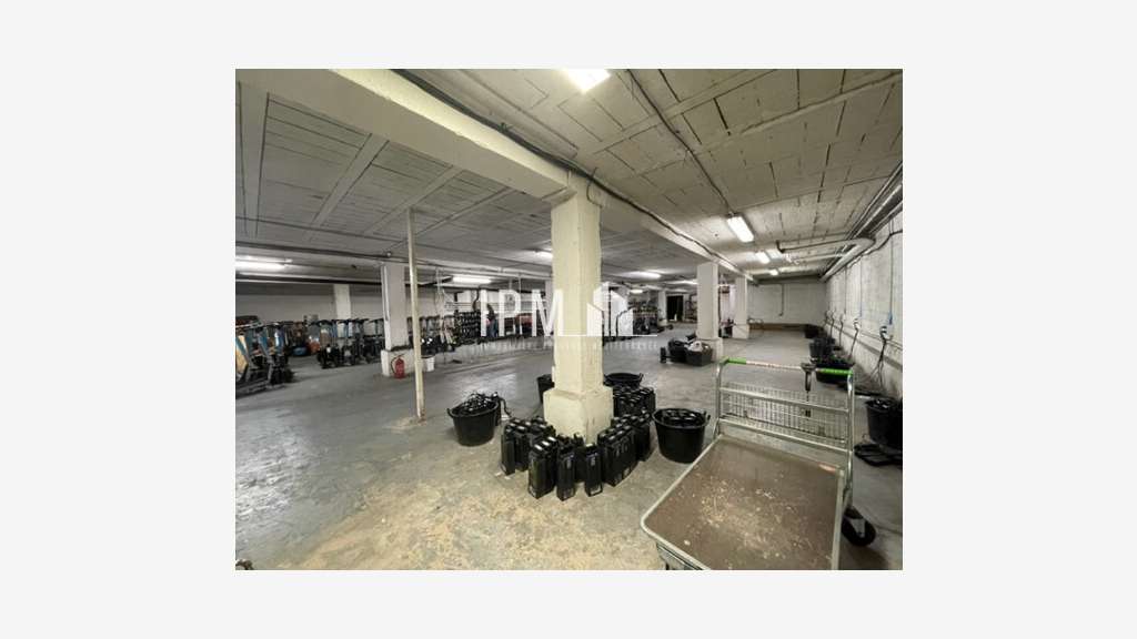 Local d'activités 585m² à louer 13009 Marseille