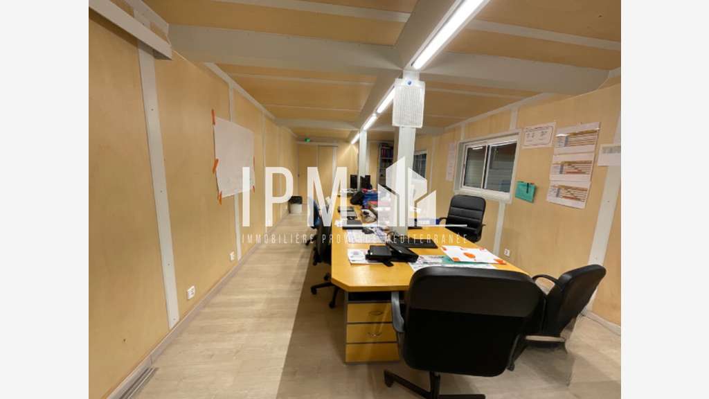 A louer local d'activités 593m² Ecopolis 13500