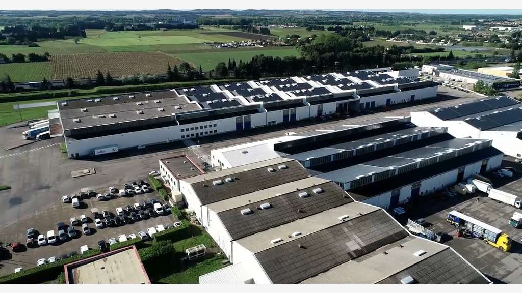 A louer local d'activité 2458m² à Nîmes ZFU