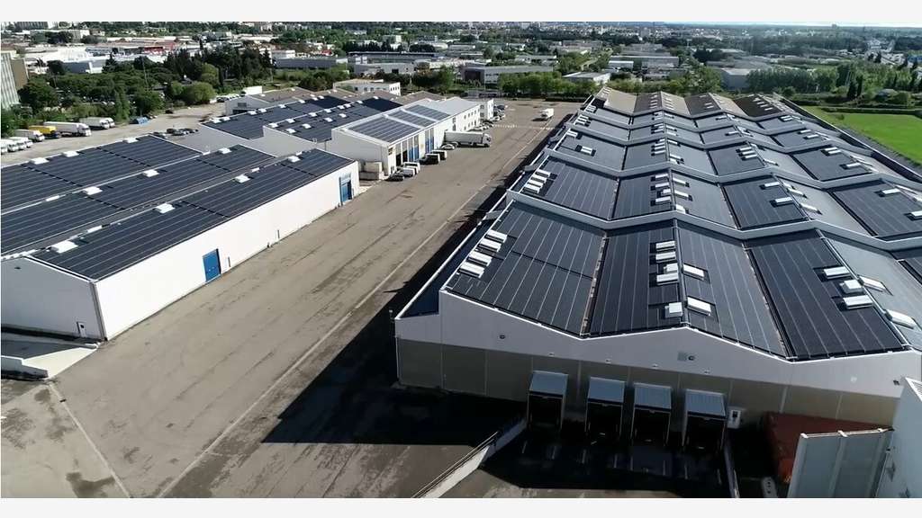 A louer local d'activité 3259m² à Nîmes ZFU