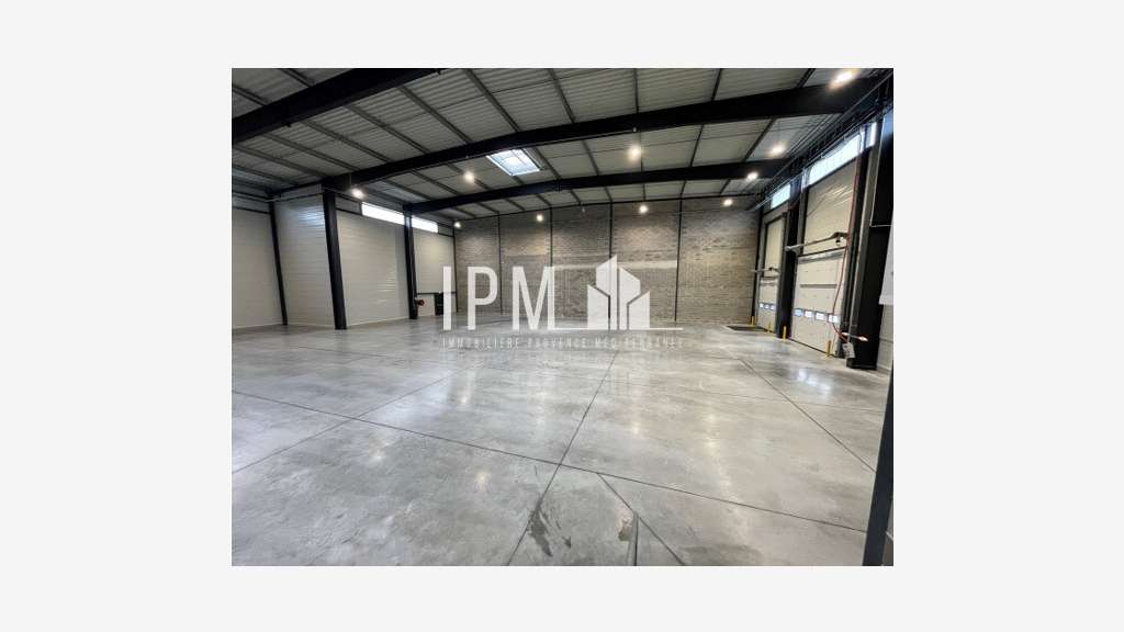 A louer local d'activité 1095 m² NIMES 30000
