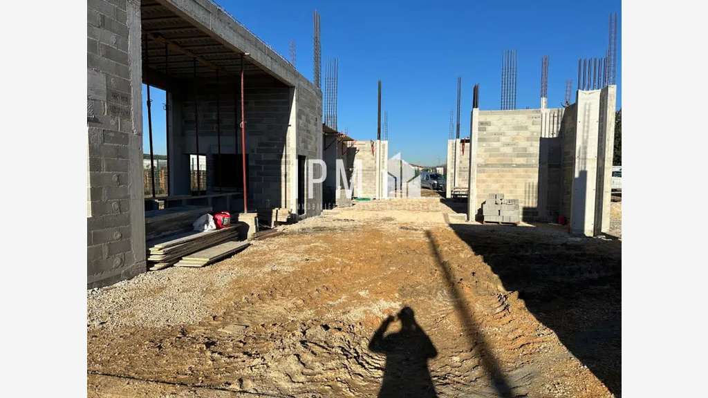 A louer local d'activités 138m² à Rognac