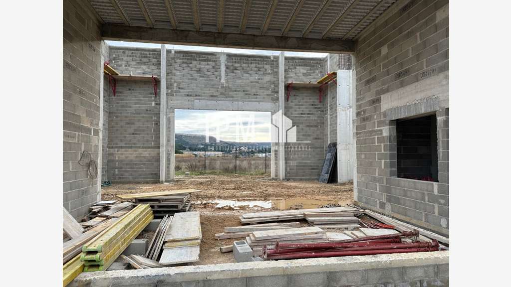 A louer local d'activités neuf 106m² ZI de Rognac