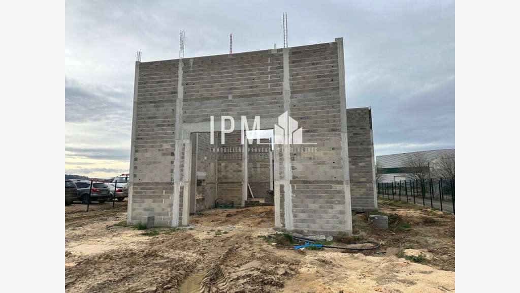 A louer local d'activités neuf 106m² ZI de Rognac