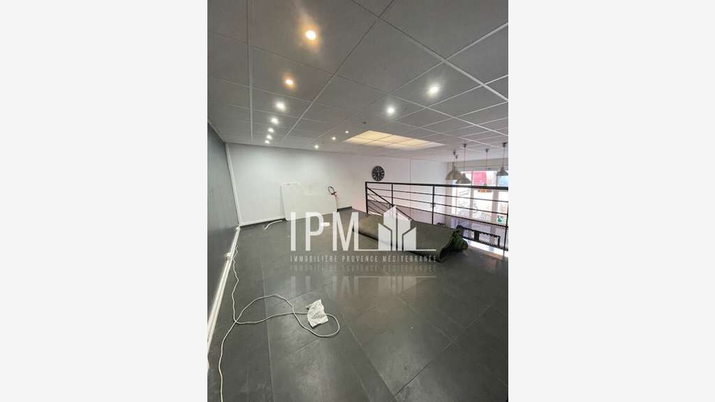 A louer local d'activité 154m² St Pierre 13012 