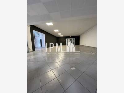 A louer local d'activités 613m² LA BARASSE 13011