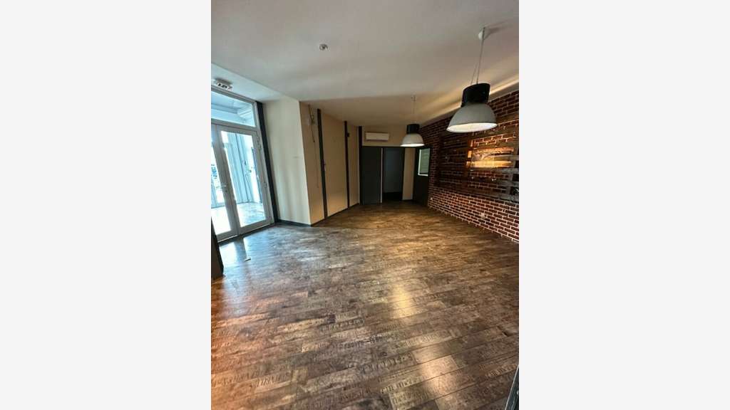 Local de 483m² à louer à Aubagne Camp Major