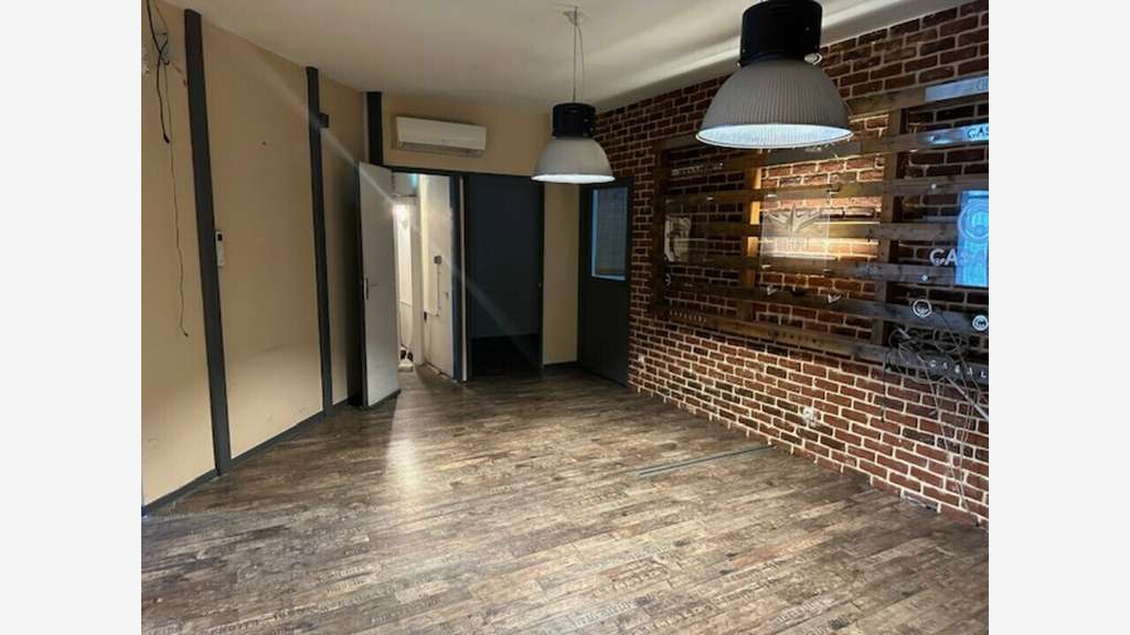 Local de 483m² à louer à Aubagne Camp Major