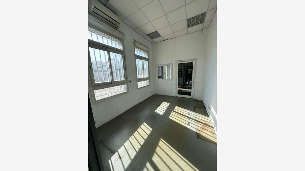 Local de 483m² à louer à Aubagne Camp Major