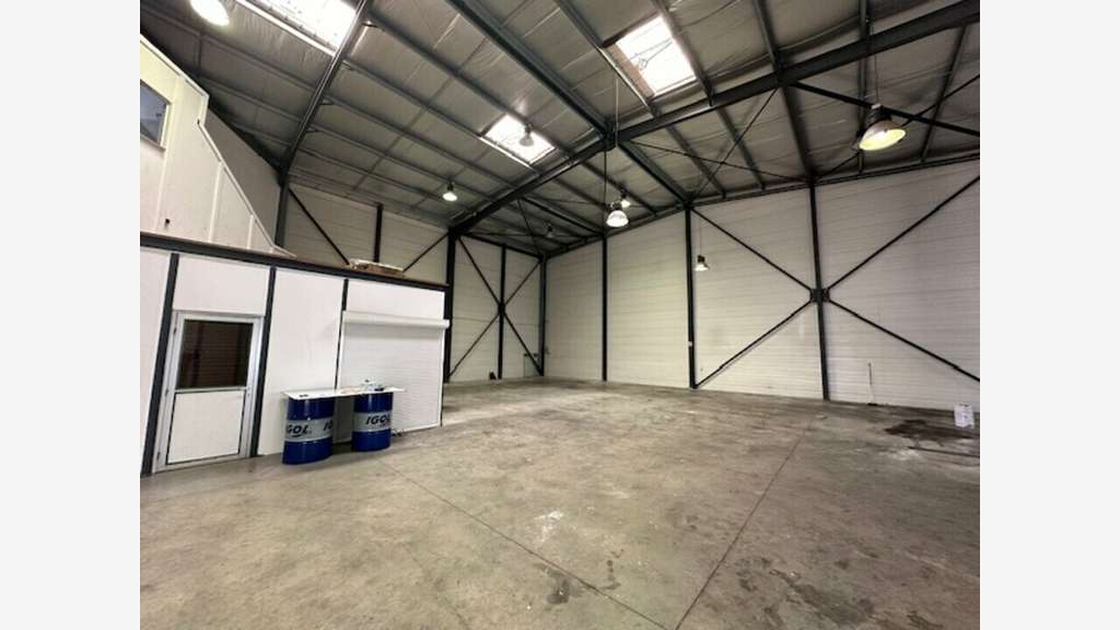 Local de 483m² à louer à Aubagne Camp Major