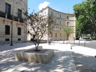 A louer bureaux 103m² à Nîmes Quai De La Fontaine