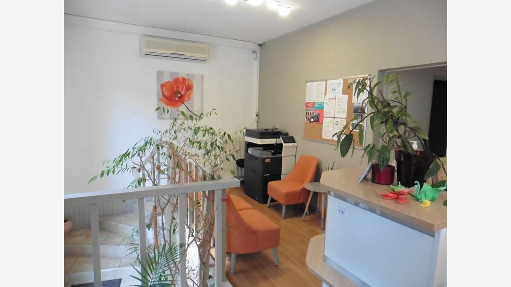 A louer bureaux 103m² à Nîmes Quai De La Fontaine
