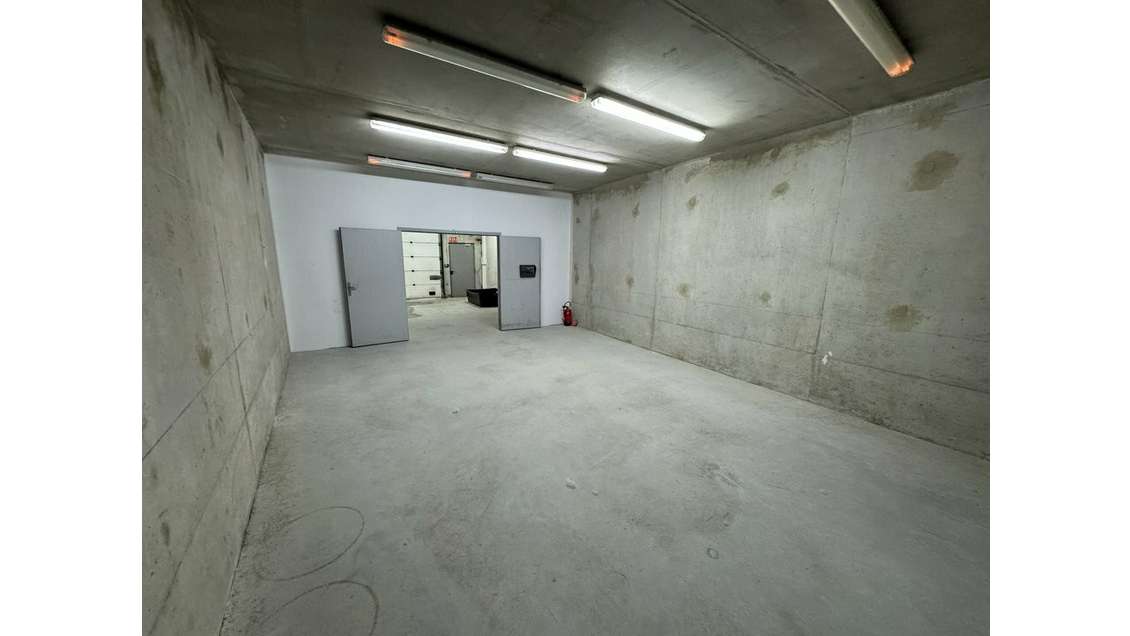 A louer local de stockage 75m² à Bourg-lès-Valence