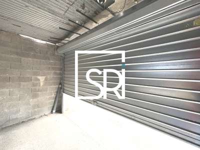 Local de stockage 225m² à louer à Riom