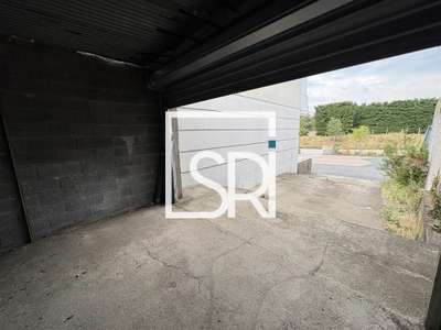 Local de stockage 225m² à louer à Riom