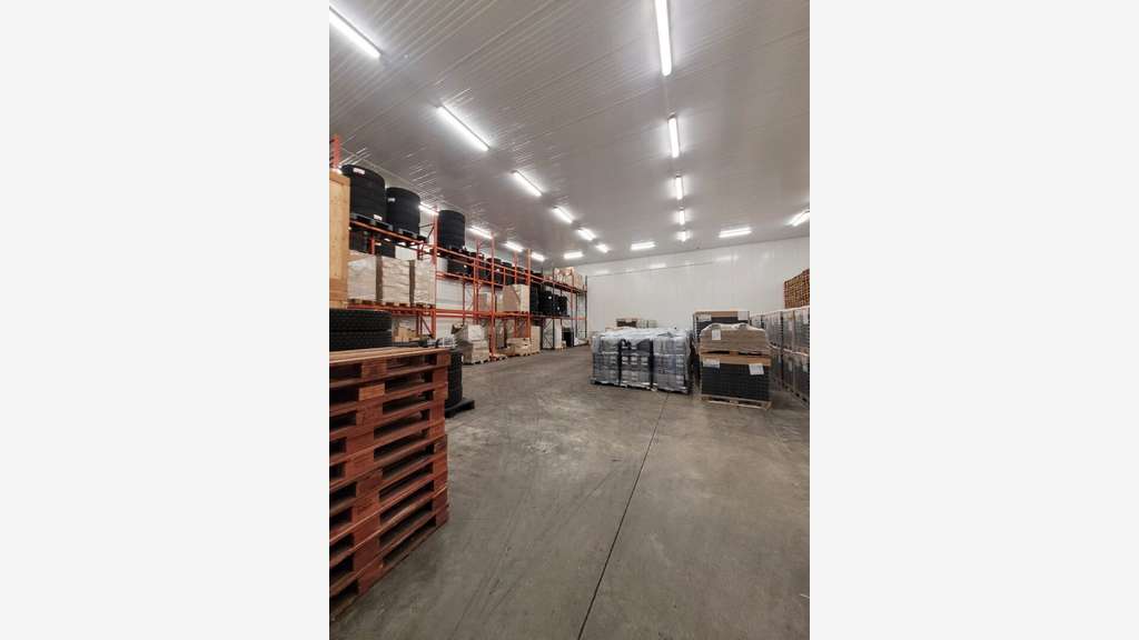 Location local de stockage 550m² zone Archimède