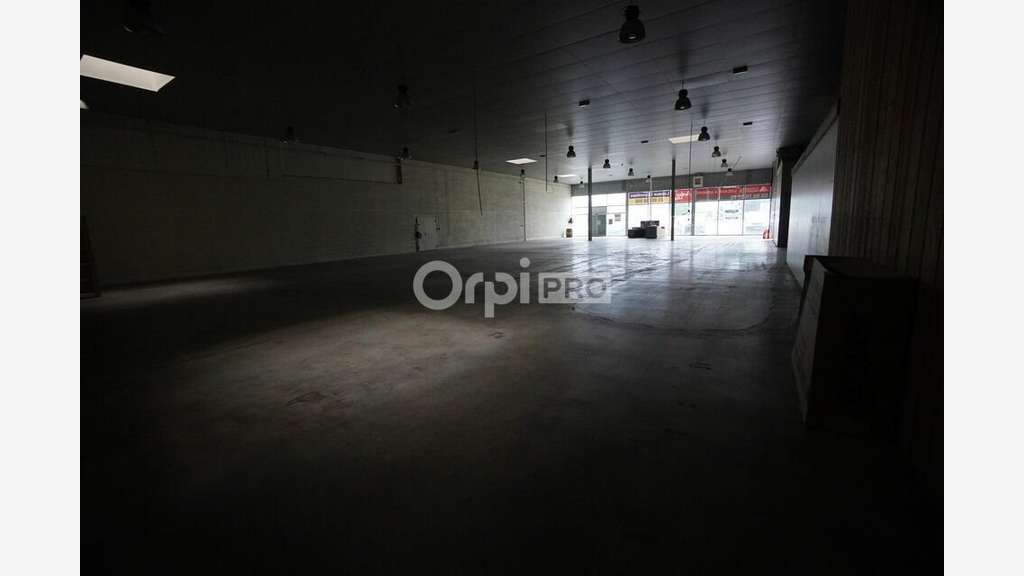 Loue local 885m² excellente visibilité à Chenôve