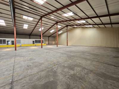 Local stockage 1050m² à louer au Sud Est d'Angers