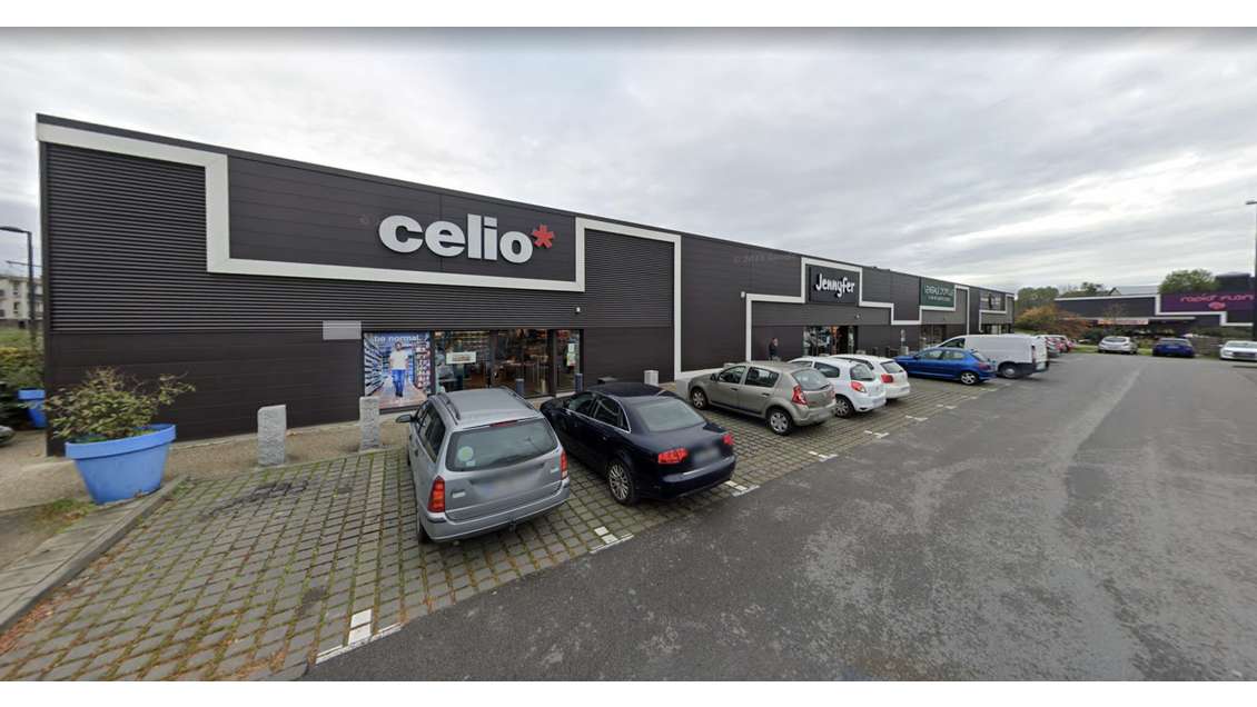 A louer local 250m² zone commerciale Denain