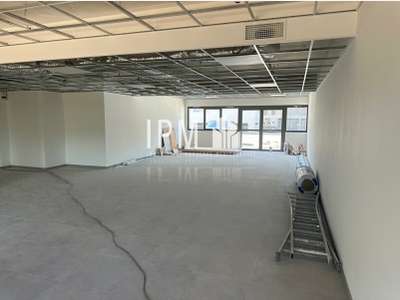 A louer local divisible 255m² Aubagne ZA Napollon