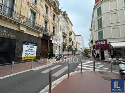 A louer local commercial 560m² à Cannes centre