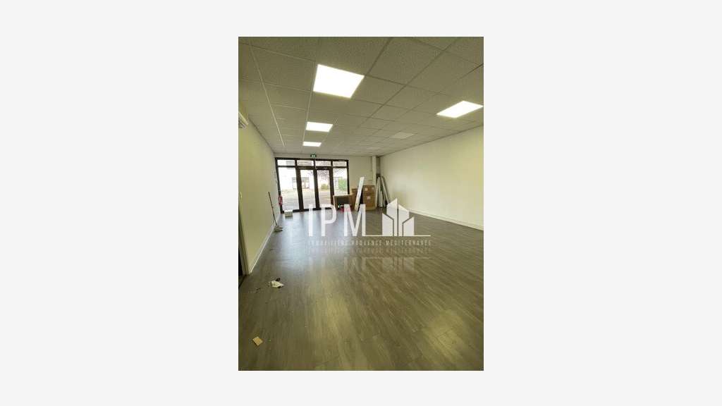 Local 90m² à louer zone d'activité de Gémenos
