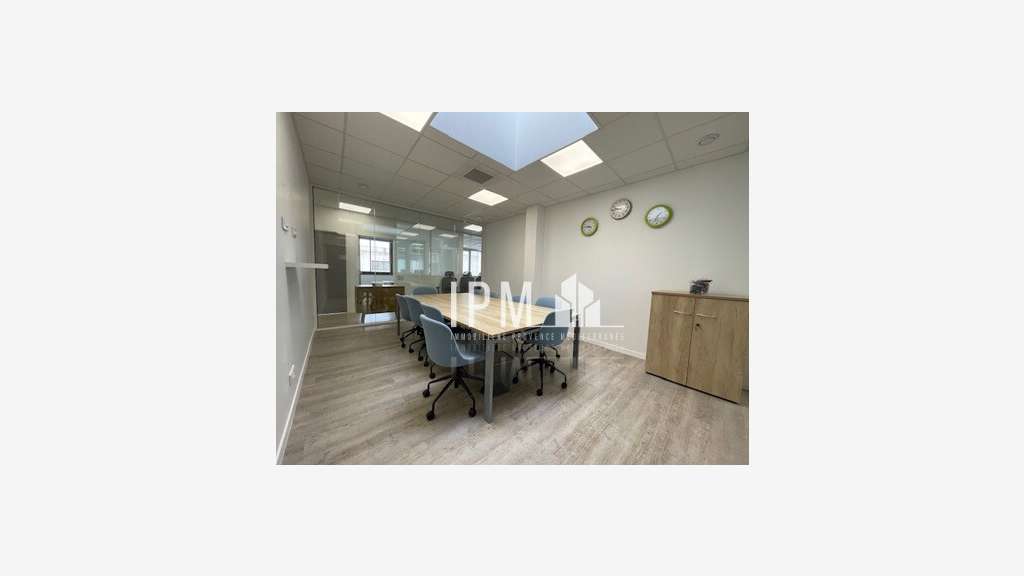 Local mixte 642m² à louer zone d'activité Gémenos